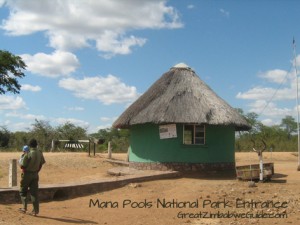 Mana Pools entrance