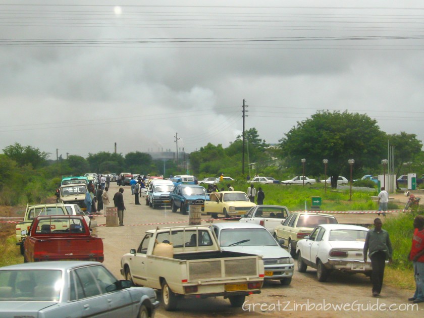 Great Zimbabwe Guide 2008 Fuel queue Harare